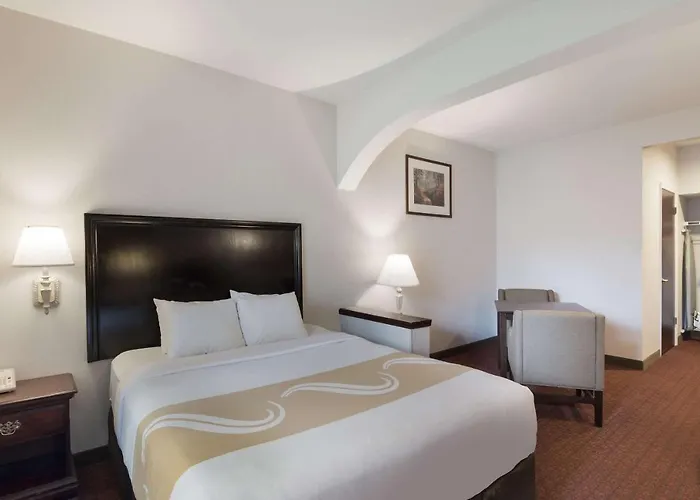 Quality Inn Grand Suites Bellingham